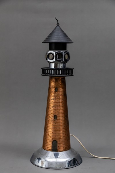 Lampa w kształcie latarni morskiej, XX w.