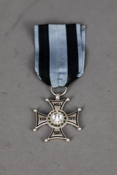 Srebrny krzyż VIRTUTI MILITARI 